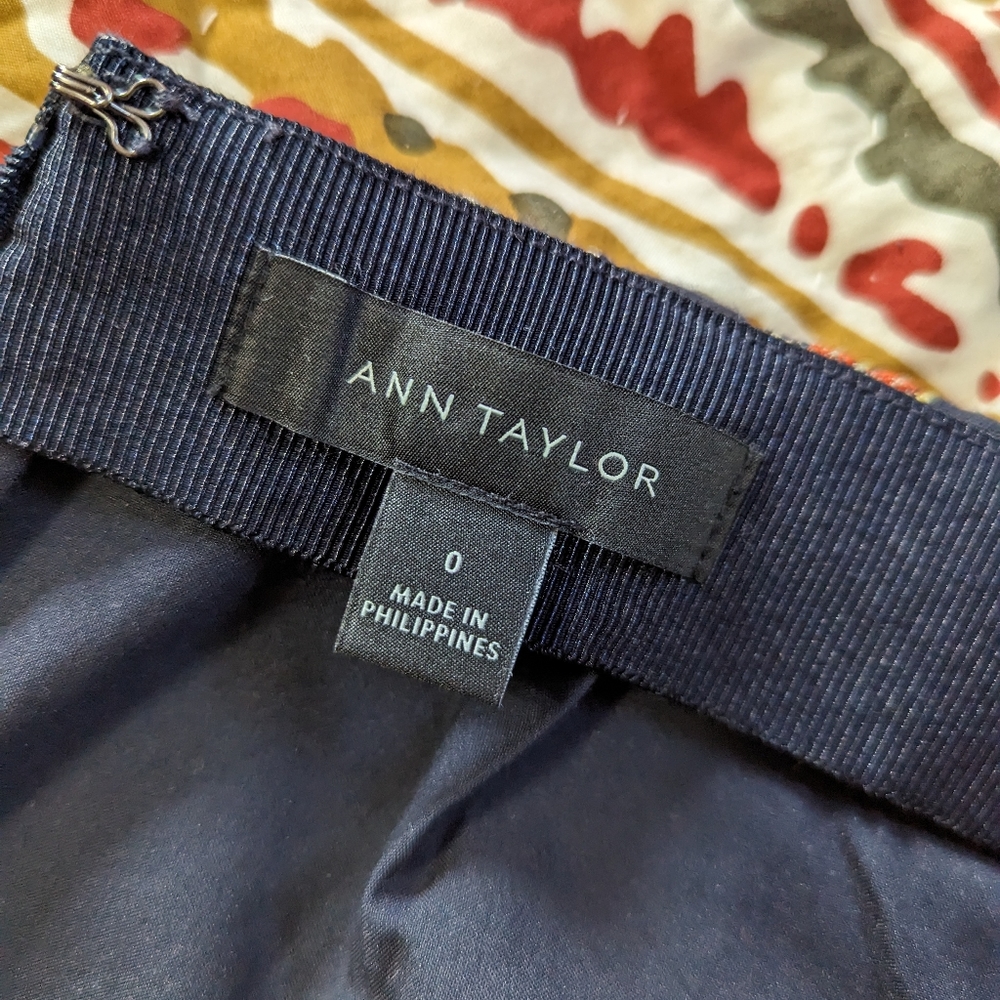 Floral Ann Taylor Pencil Skirt - Picture 2 of 3